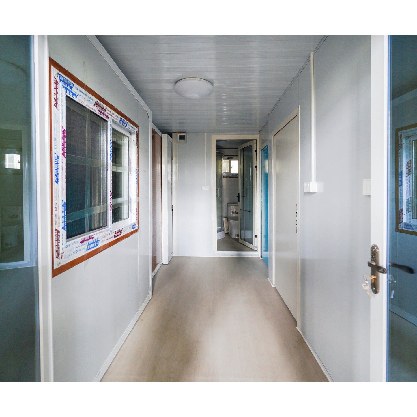 20 40-футовых передвижных сборных складных домов-контейнеров