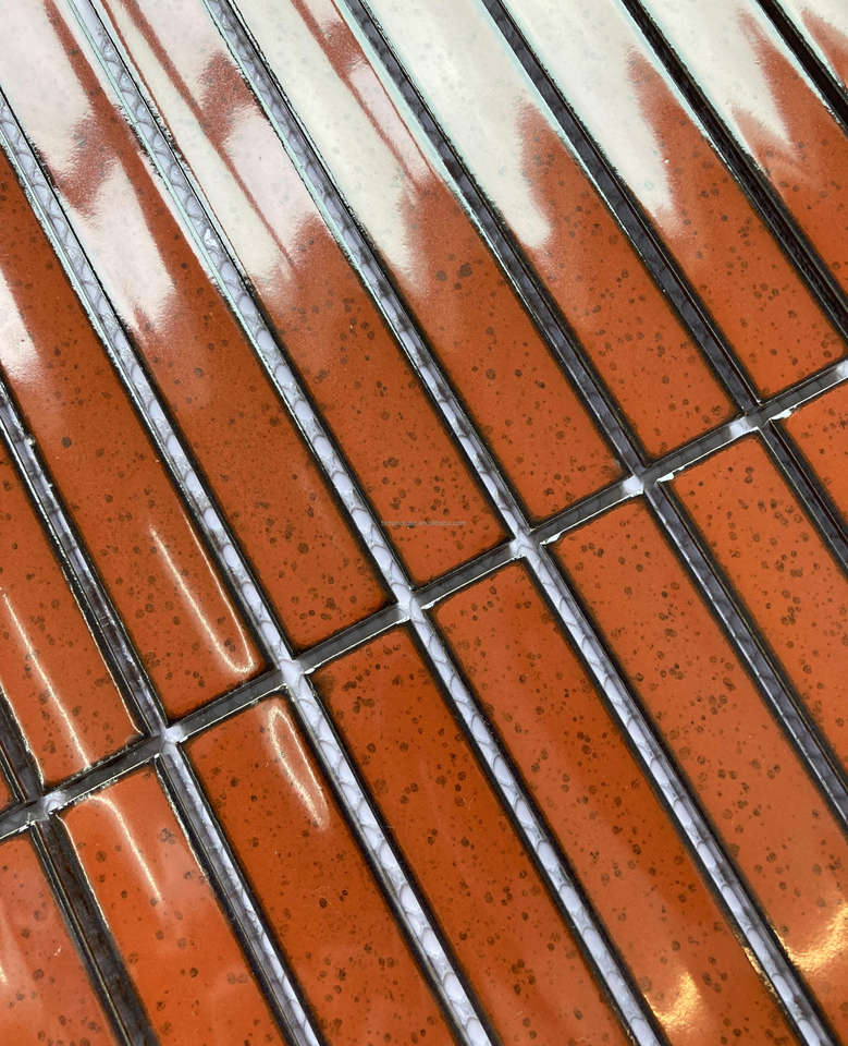 Precio de fábrica 20*145mm mosaico de dedo moteado color marrón azulejo de pared de cocina azulejo de mosaico de cerámica apilado