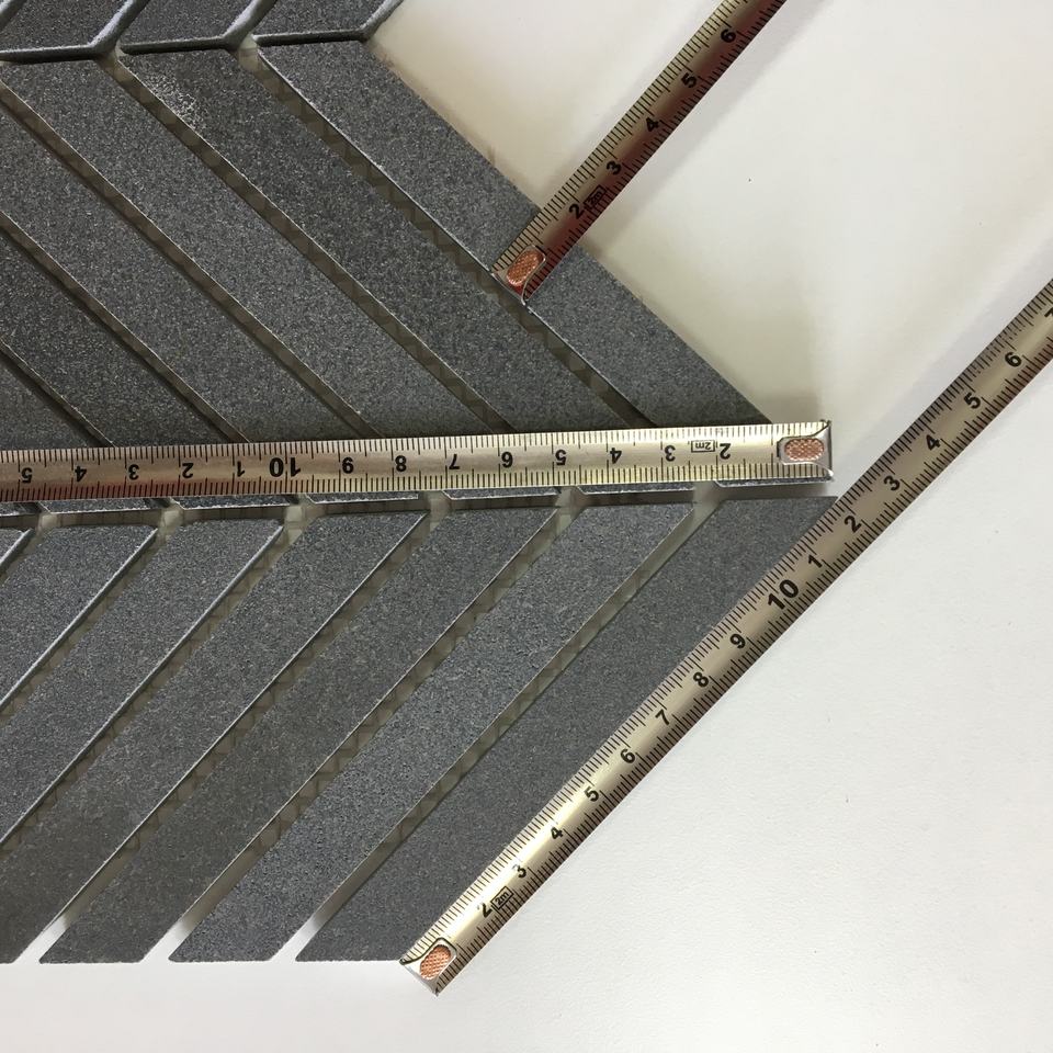 Дешевая цена паркета шеврон из натурального камня серая базальтовая мозаичная плитка