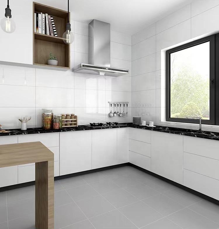Las tejas blancas estupendas de la pared de la cocina de la teja de la porcelana 300x600 pulieron las baldosas cerámicas decorativas caseras superficiales