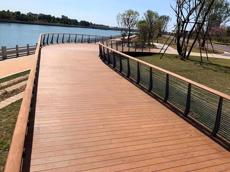 Natural waterproof carbonized solid strand woven heavy bamboo decking flooring outdoor