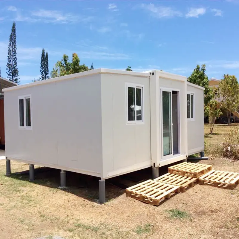 Three Bedrooms Prefab Home Living Expandable Container House