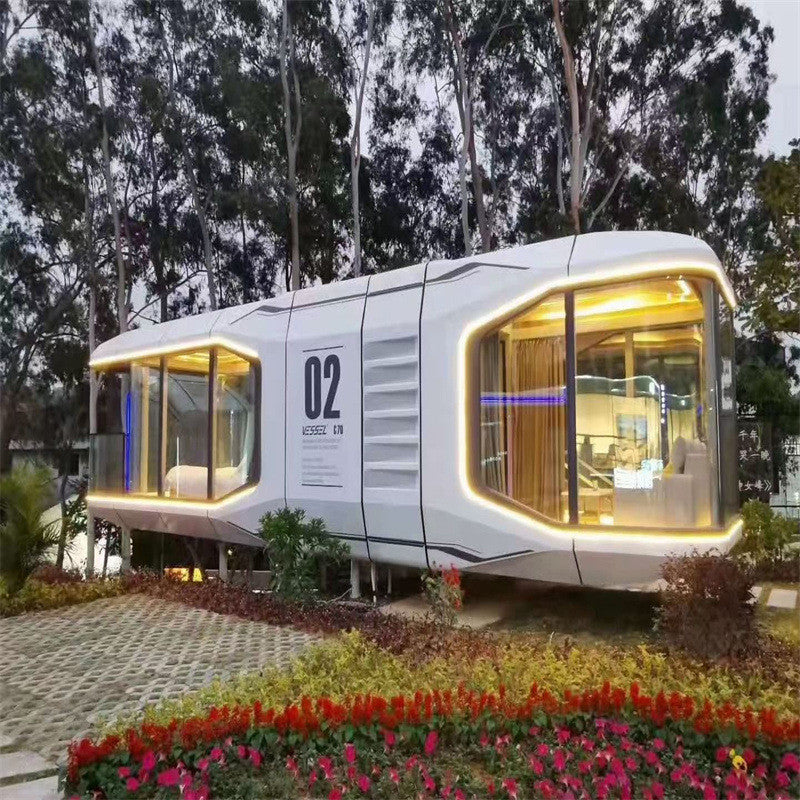 Model Prefab House Luxury plug-and-live housing Cube tiny house