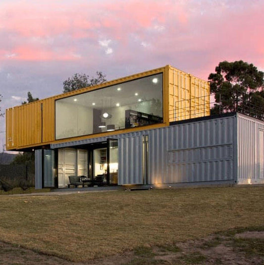 Двухэтажный сборный контейнерный дом из стальной конструкции 