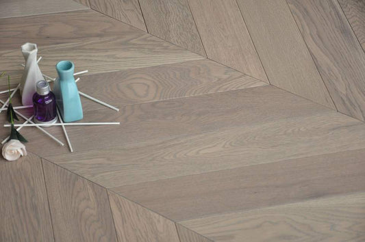 Light grey color herringbone oak flooring parquet chevron wood flooring herringbone hardwood flooring